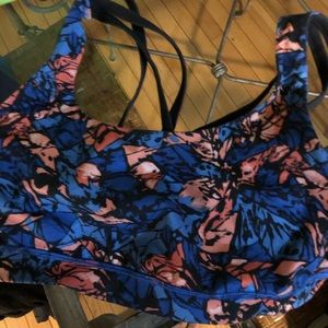 Lululemon sports bra